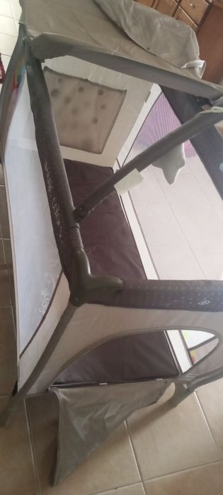 Cama de viagem  cinza