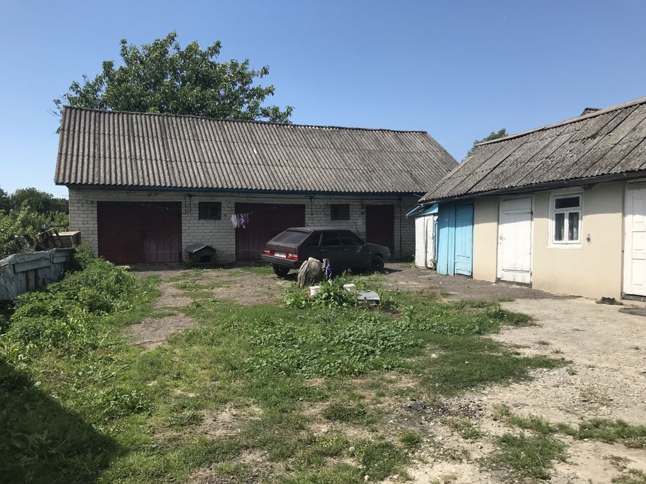 Продаж будинку поблизу Дубно