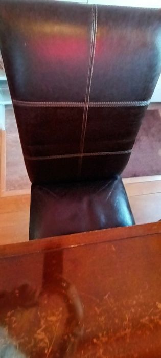 MESA com quatro cadeiras