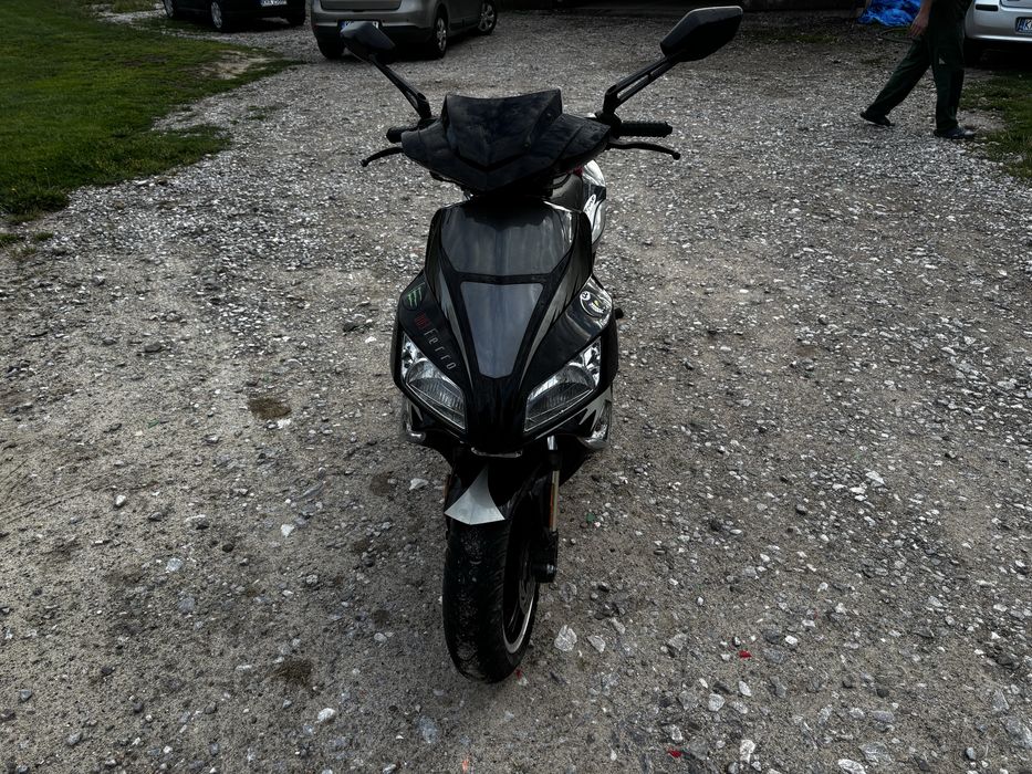 Sprzedam skuter 2t