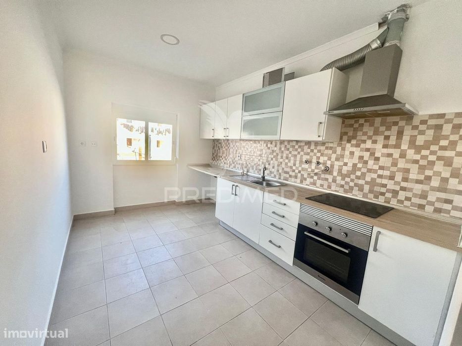 Apartamento T2 totalmente remodelado - Baixa da Banheira — Baixa Da Banheira E Vale Da Amoreira, Setúbal