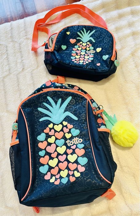 Conjunto de mochila e lancheira