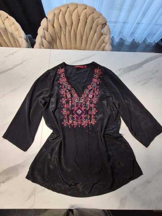 Bluzka czarna boho z haftem wiązana Eastern Spirit