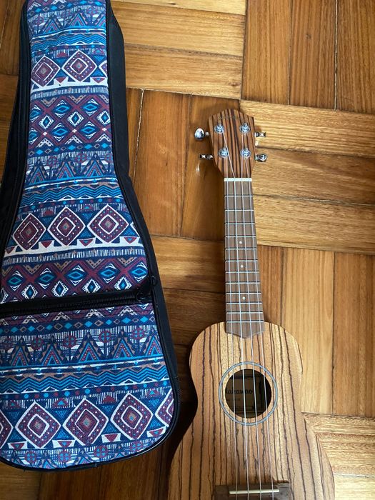Ukelele +acessórios como novo