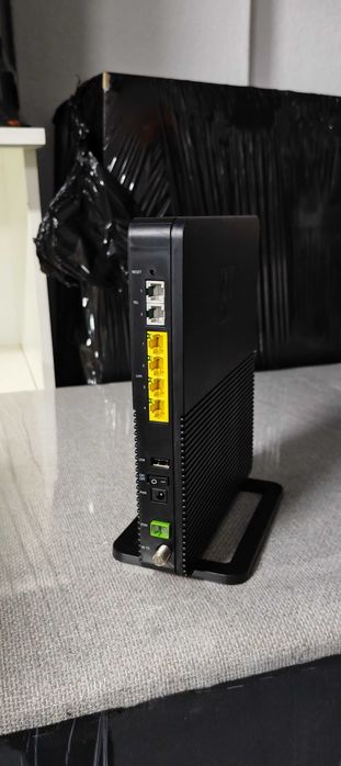 Several Routers and Wireless IPTV Receivers64740666178689123