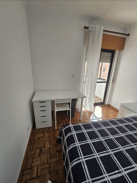 Quarto para arrendar