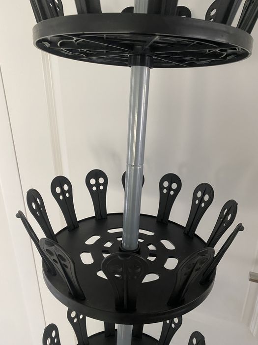 Shoe rack in good condition.