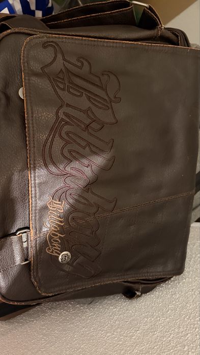 Pasta Billabong castanha com alça a tiracolo
