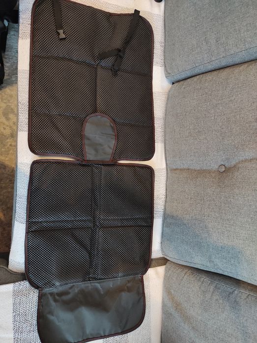 Ochraniacz mata Axkid Deluxe do samochodu