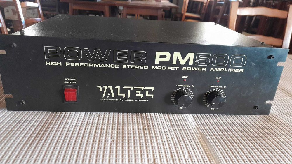 Professional Sound System (500W Amplifier + Turntable + Light Sequencer + 8 Projectors + 4 Speakers, 500W Each)63824737735681122