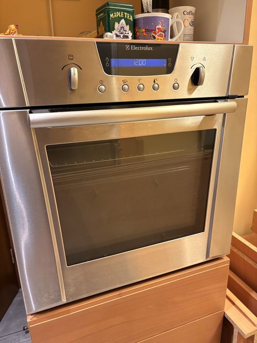 Духова шафа Electrolux EOB 6696 X