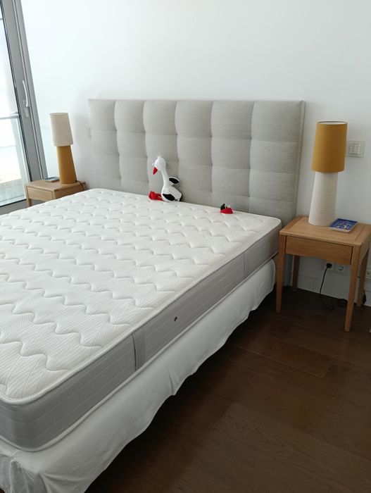 Cama com cabeceira nova