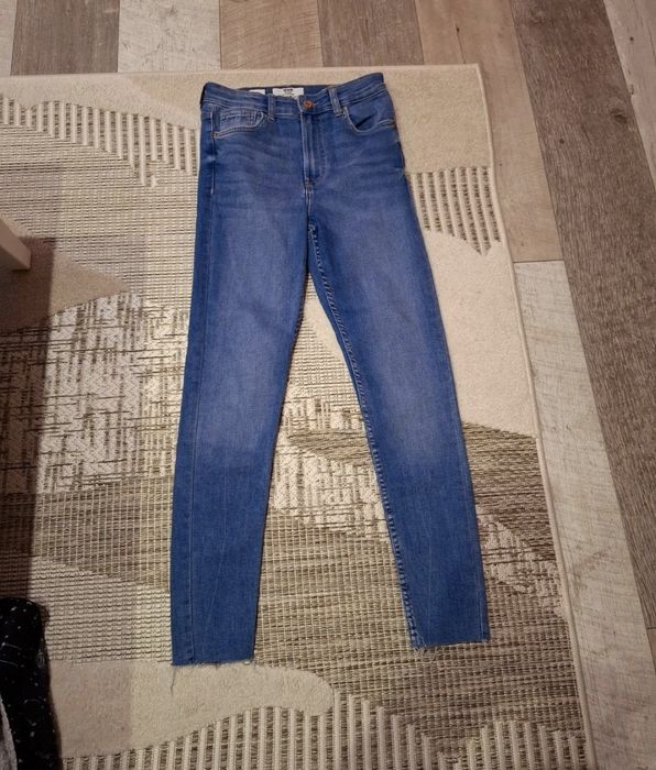 Nowe jeansy wysoki stan skinny high rise S Bershka