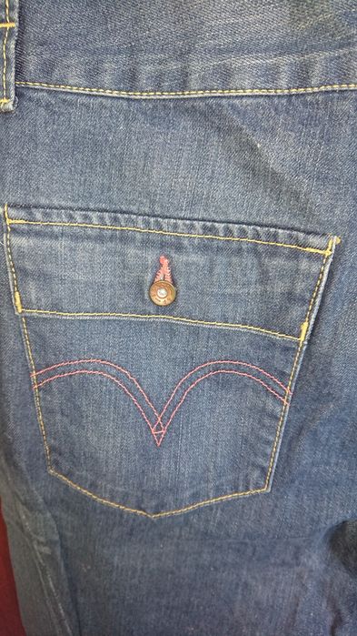 Джинсы Levi's engineering