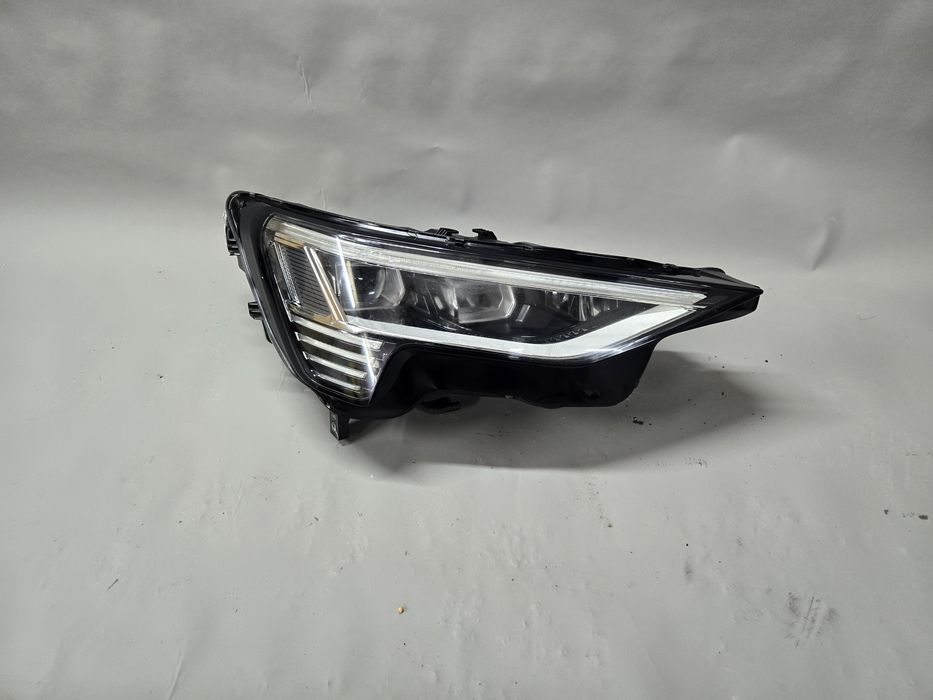 Lampa full led audi q8 e-tron 50 55 kompletna igła 4ke prawy przod