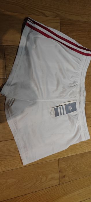 Krotkie Spodenki Adidas