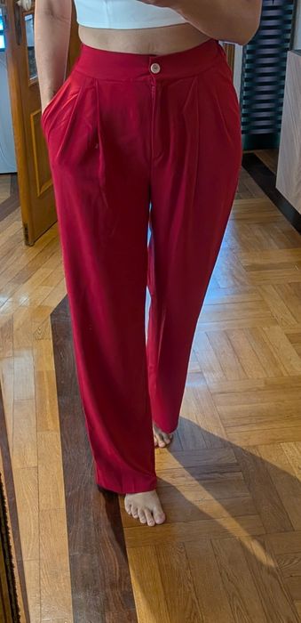 Conjunto vermelho elegante – blazer e calças