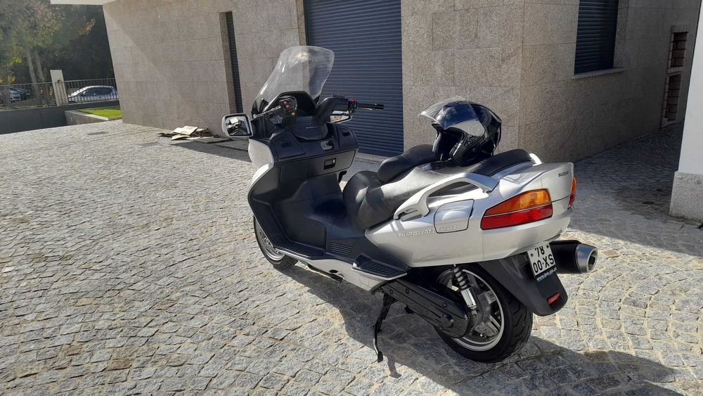 Suzuki Burgman 650 (55cv) de 2004 excelente estado