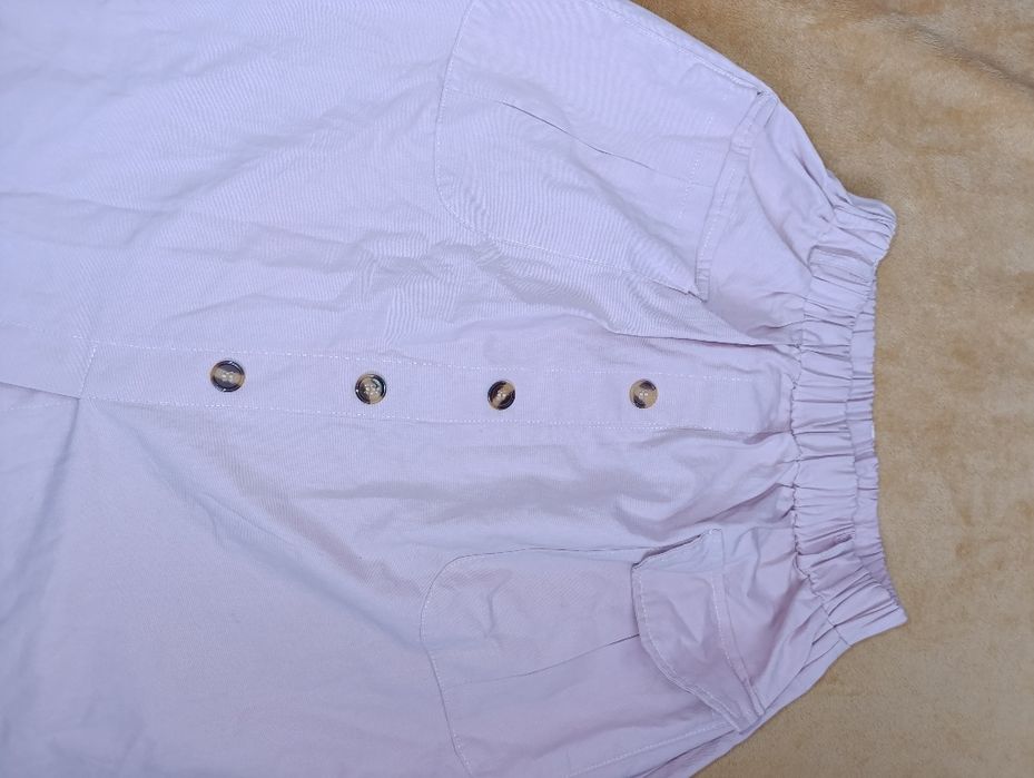 Продам ніжно-пудрову жіночу спідницю вільного фасону.