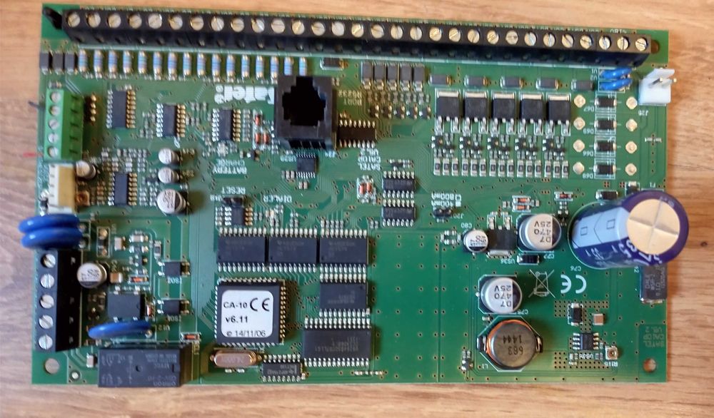 Centrala alarmowa Satel ..Czytaj opis