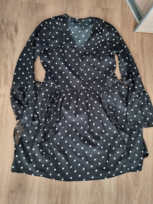 Sukienka czarna w Białe kropki groszki