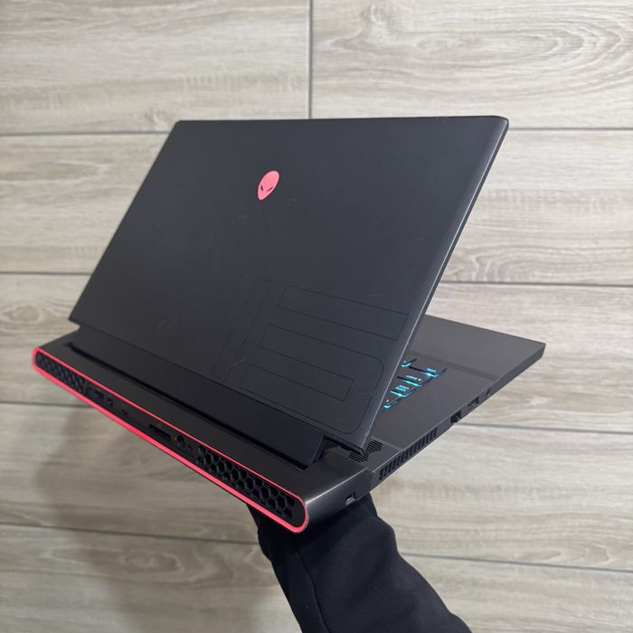 Топ! Ігровий ноутбук Alienware Rtx 3070, i7 10870, 300Hz, 16Gb, 1000Gb M2