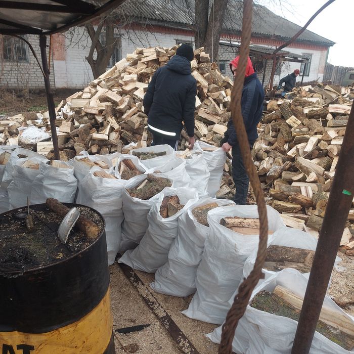 Каменный уголь,  дрова твёрдых пород, брикеты