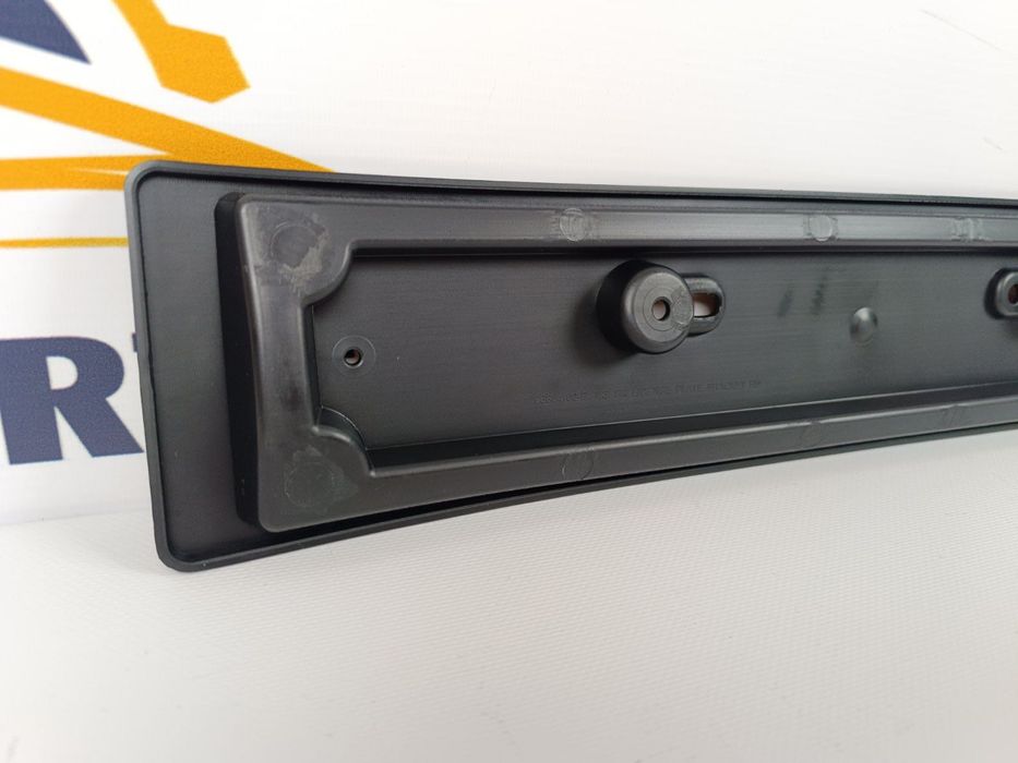 Подіум знака номерного передній Tesla Model 3 1096834-00-B