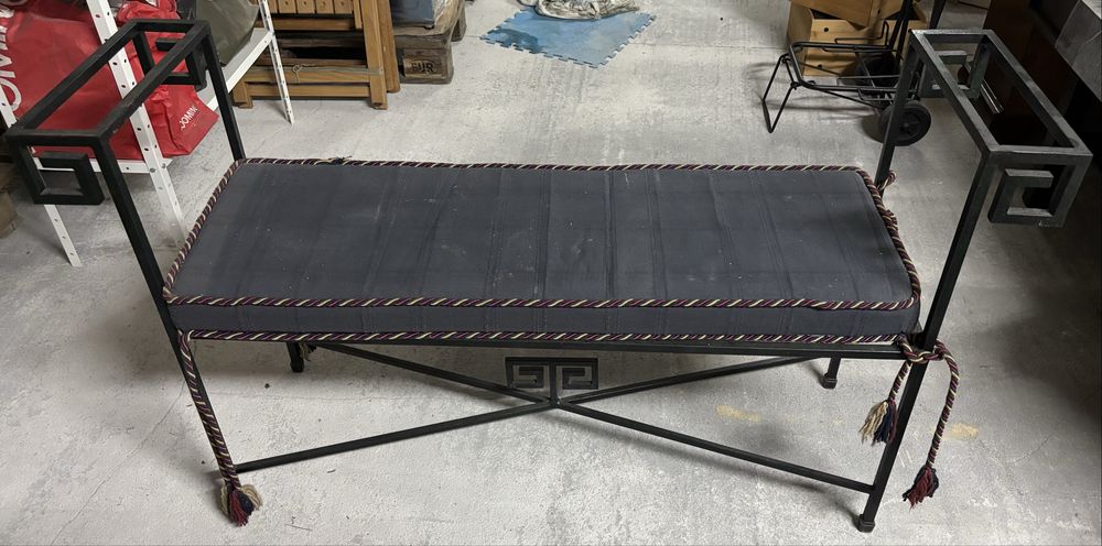 Banco em Ferro Forjado com Almofada Estofada