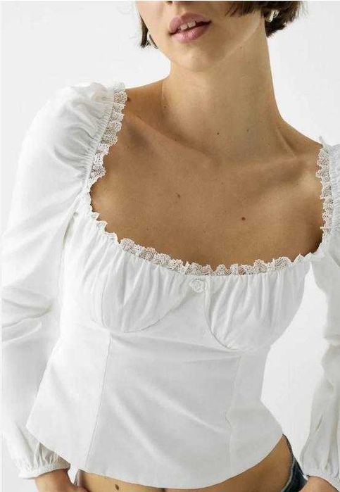 Топ блузка Bershka білий з мереживом, vintage, y2k, lace, streetwear, casual, oversize, regular, unisex, retro, romantic, feminine, everyday, trendy