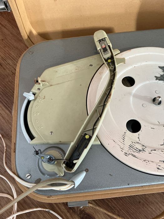 Gramofon walizkowy fonica