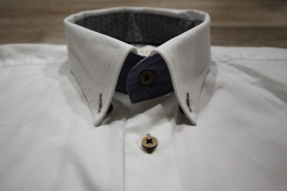 Біла чоловіча сорочки з довгим рукавом, розмір L