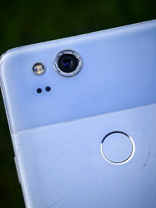 Смартфон Google Pixel 2
