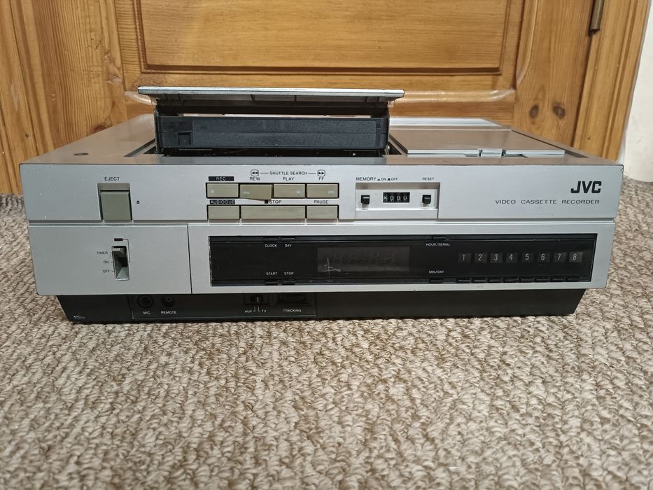 JVC Видеомагнитофон SHARP