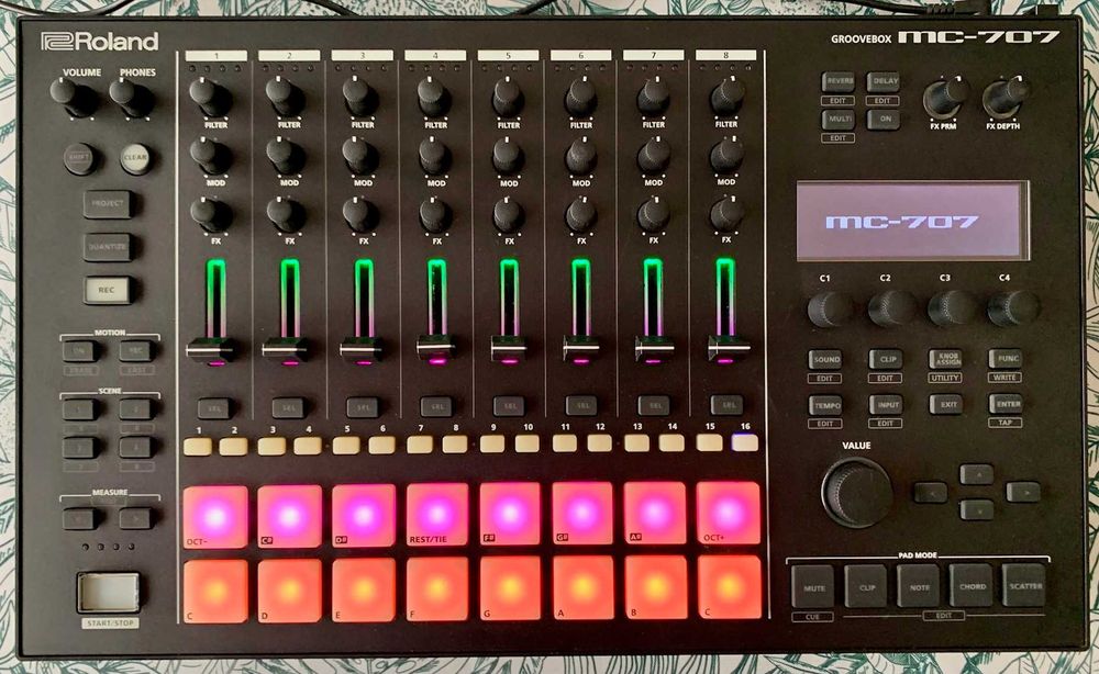 Roland Groovebox MC-707