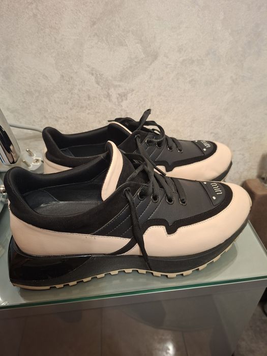 Кросівки жіночі шкіра