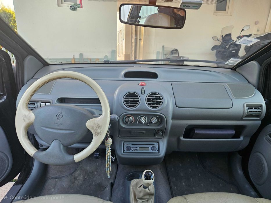 Twingo Initiale 1.2 16V – Versão especial, pele, AC e apenas 123 mil km