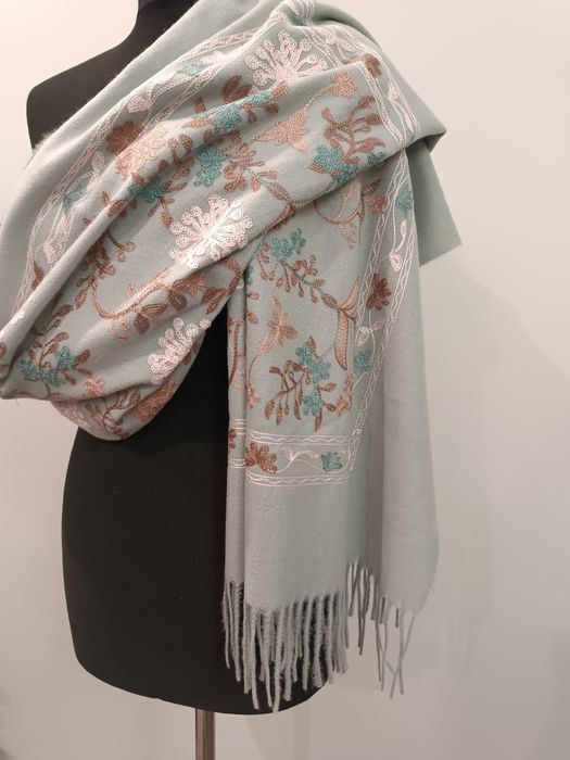 Zimowy szal z paszminy