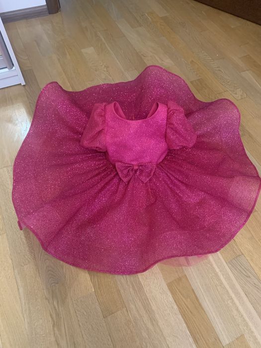 плаття нарядне рожеве 116р сукня