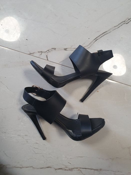 Buty na obcasie 38
