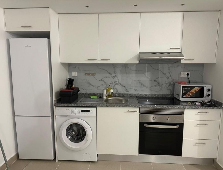 Quarto com cama dupla em T3  com sala