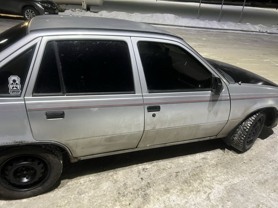 Опель кадет 1,6  моноинжекто