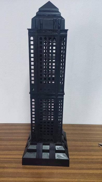 Torre para guardar CDs e módulo de gavetas