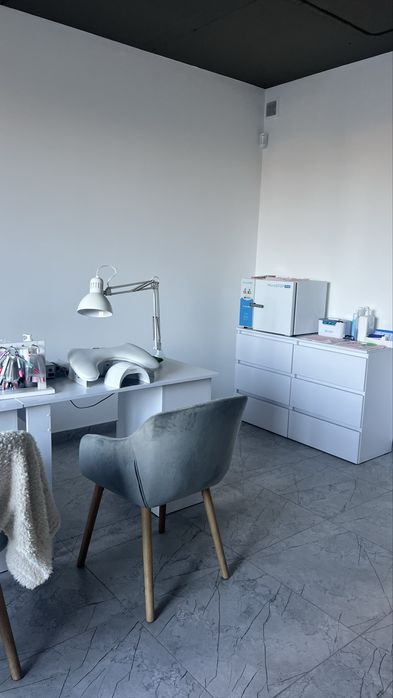 Оренда робочих місць  - манікюр, бровіст, нарощення вій, візажист