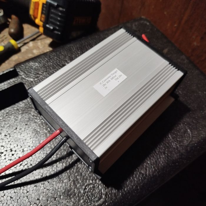 Підвищуючий перетворювач 12 В до 28 В, 30 А, 840 Вт