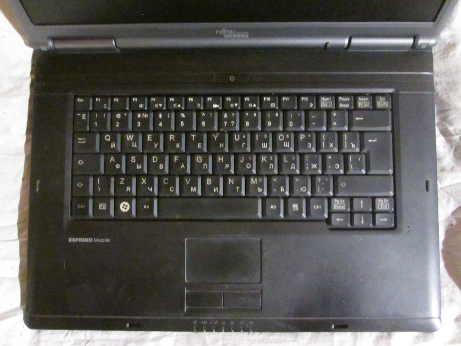 Ноутбук Fujitsu Siemens Esprimo Mobile V5515