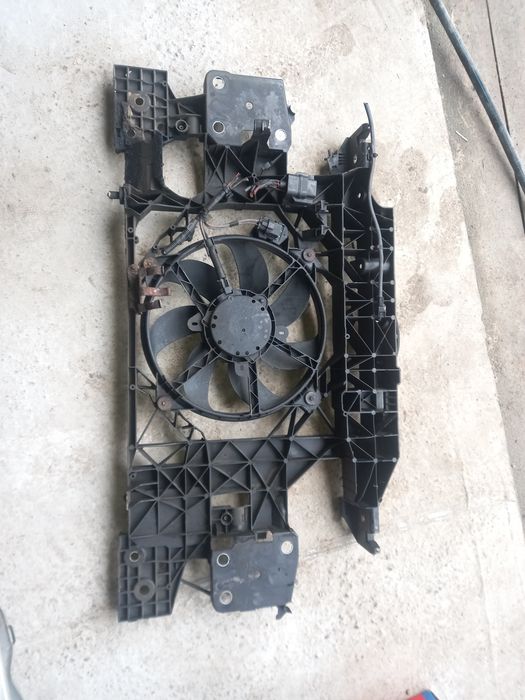 Телевізор (передня панель) Renault Grand Scenic 3 Scenic 3 як на фото