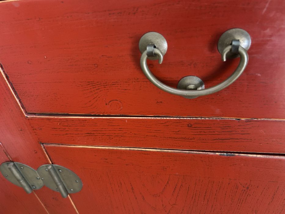 Aparador em madeira estilo chinês