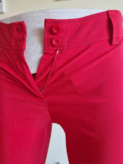 Spodnie czerwone dzwony