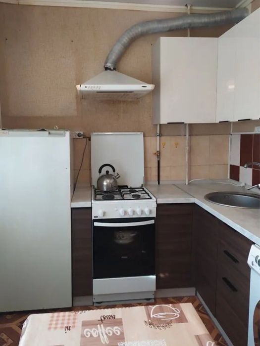 ЗАТИШНА квартира в ЗЕЛЕНОМУ районі столиці метро ВАСИЛЬКІВСЬКА